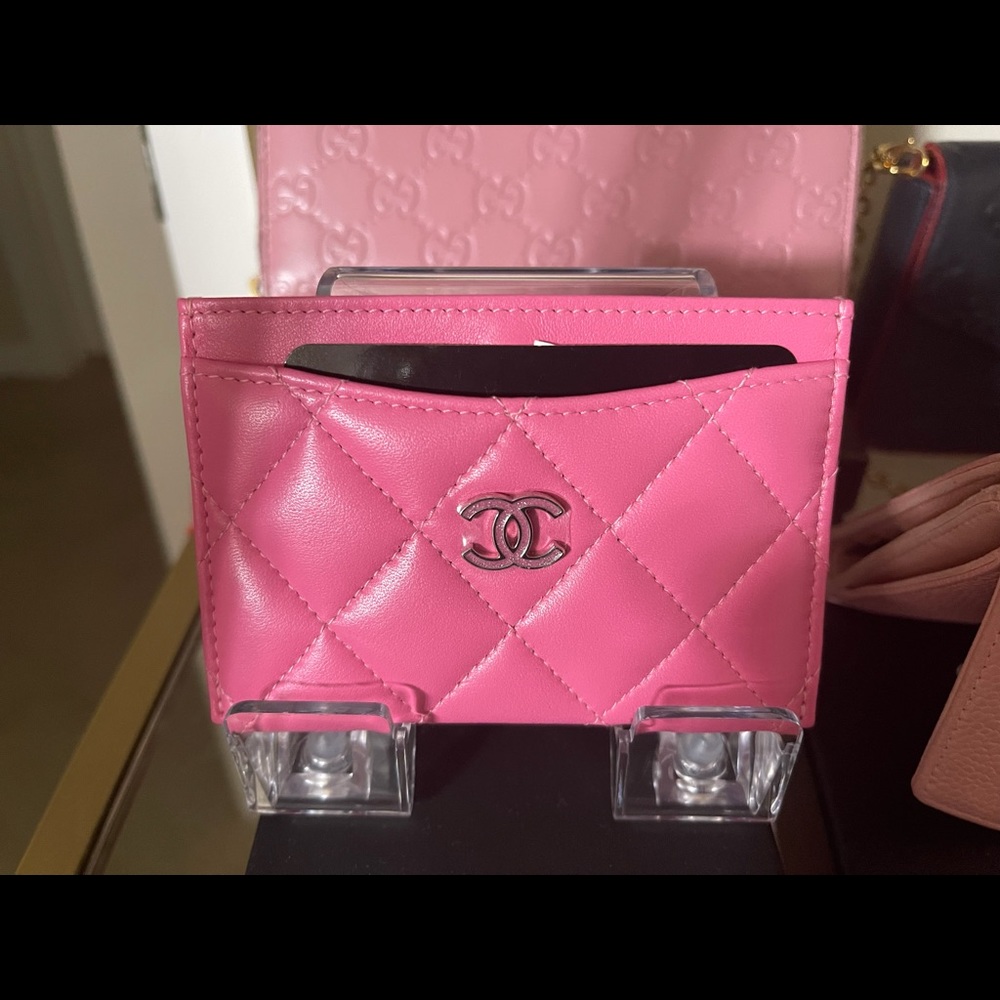 ❌❌SOLD❌❌  Pink Chanel Lambskin Quilted Card Holder